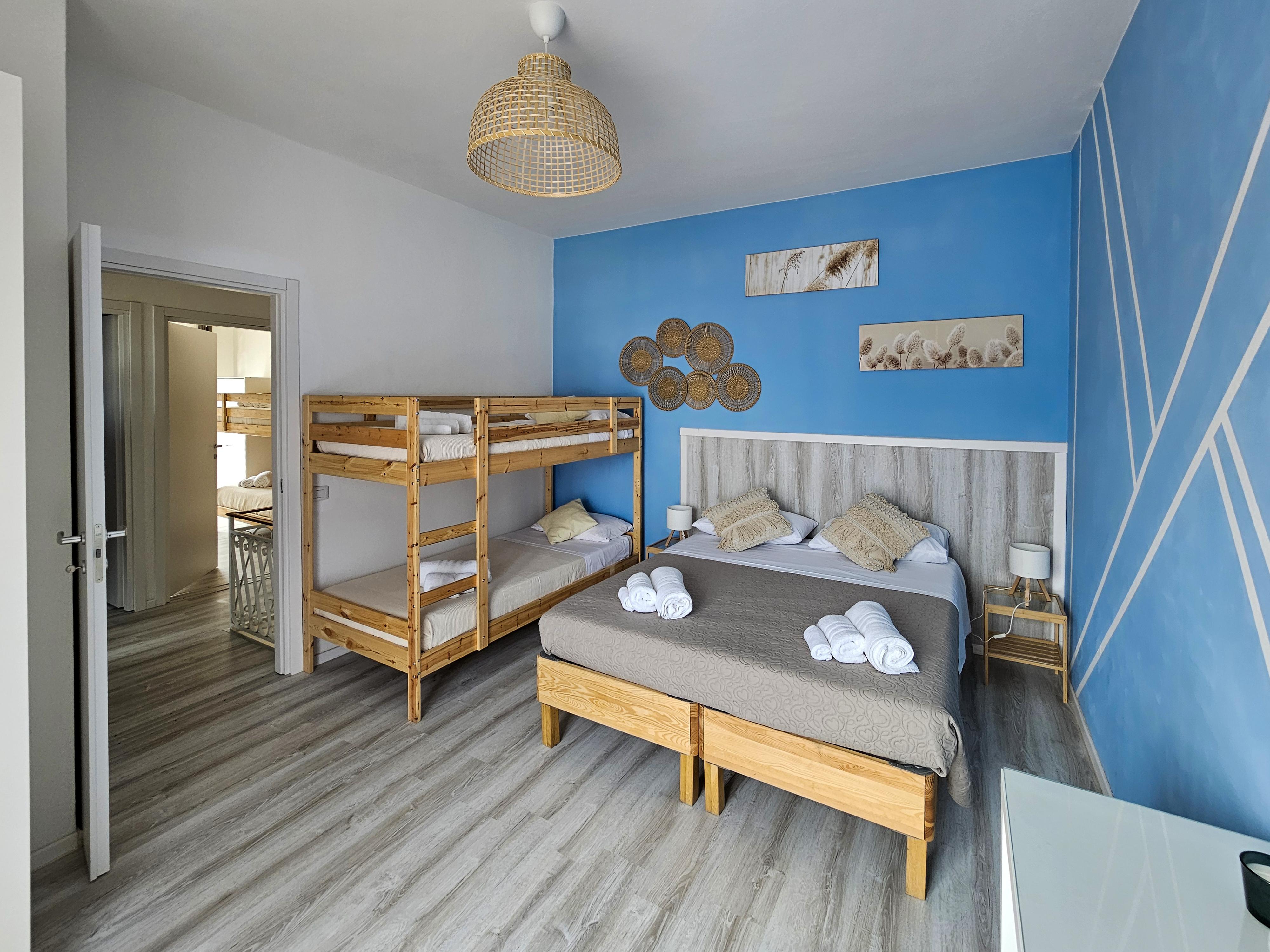 Villa Versilia - Camera azzurra vista completa